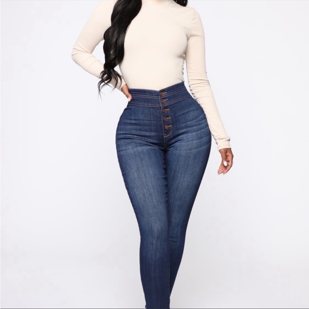 Fashion Nova Missing you crazy size 7 NWT MEDIUM WASH